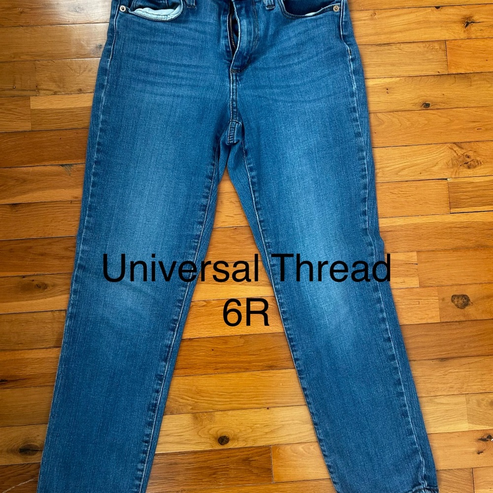 Universal Thread Skinny Jeans in Mid Blue Wash